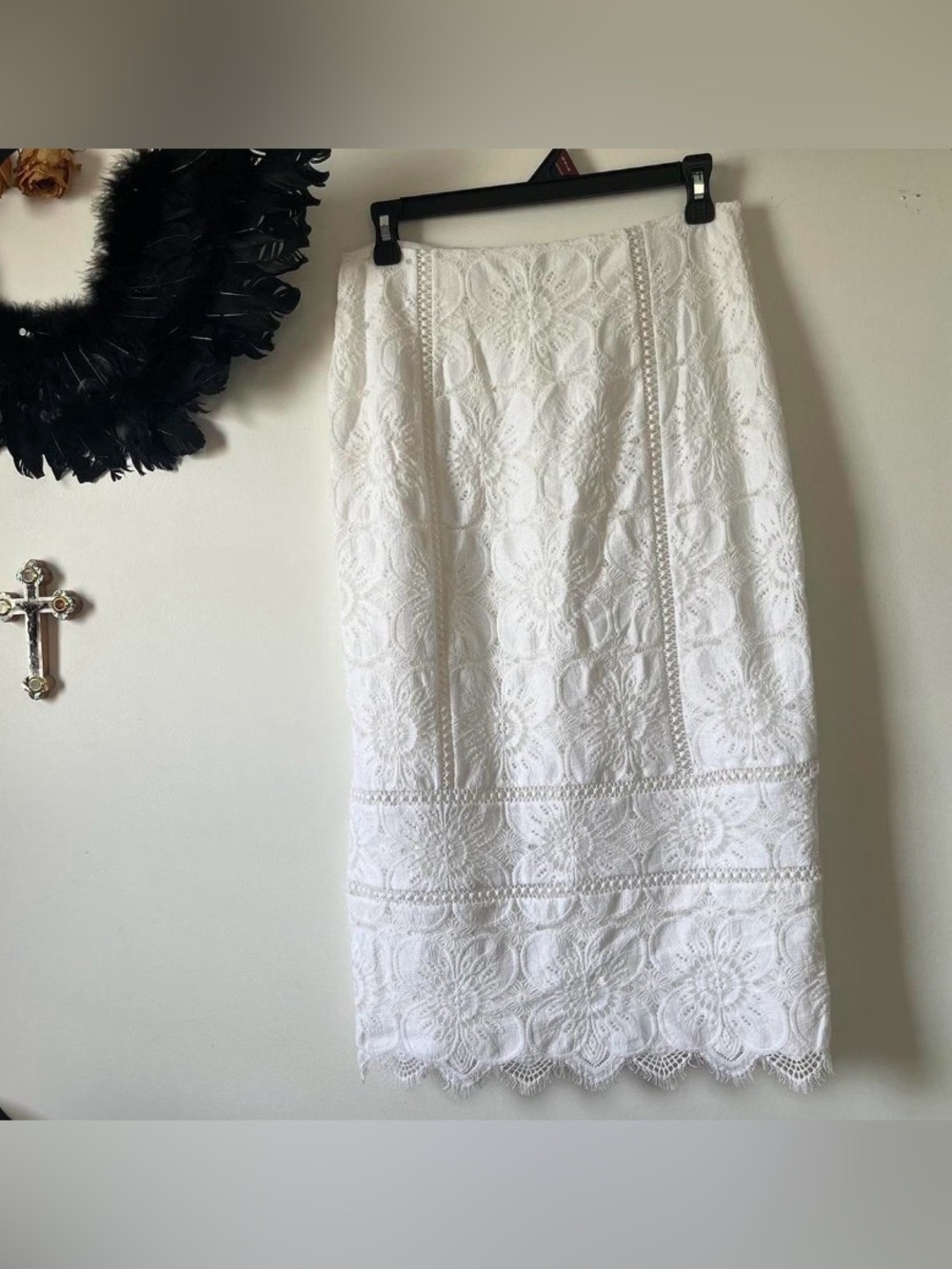 Banana Republic White Lace Embroidered Pencil Skirt